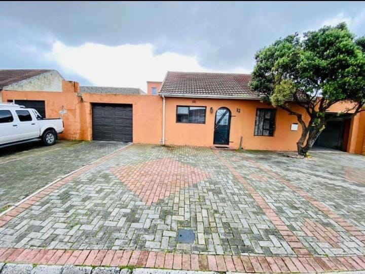  Bedroom Property for Sale in London Village Western Cape